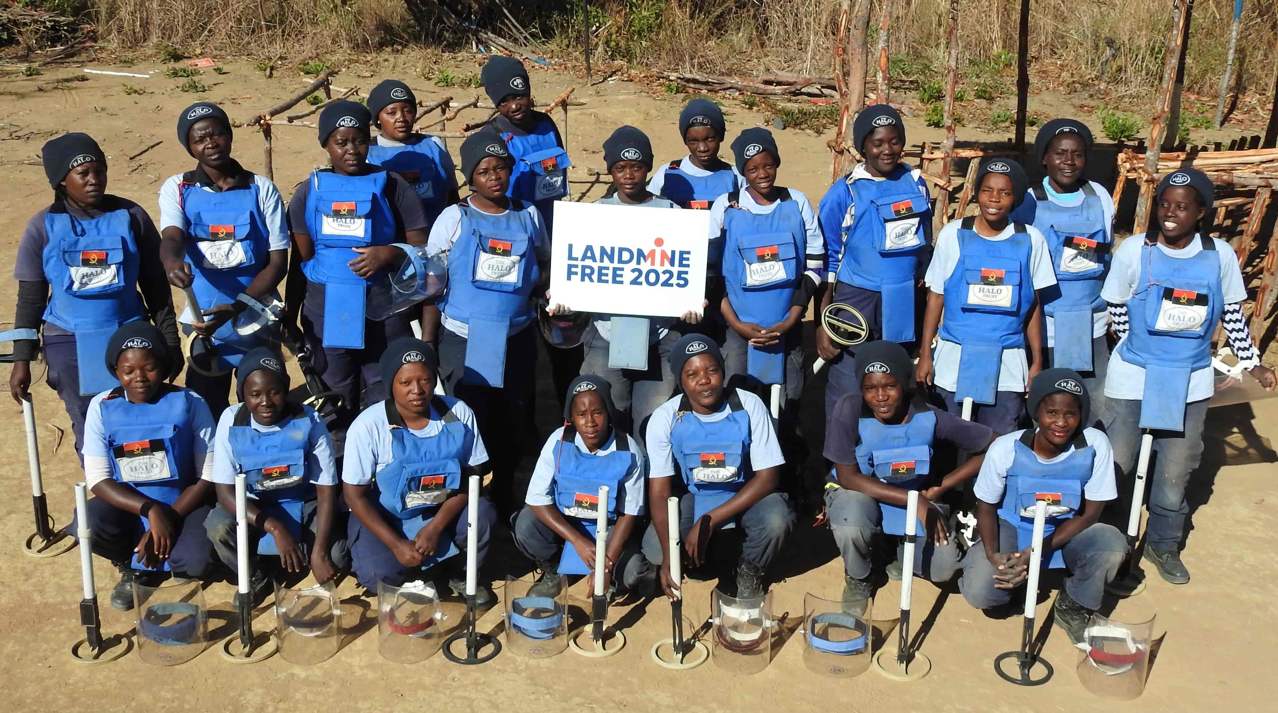 L'équipe de déminage en Angola - le pays devrait être exempt de mines d'ici 2025
