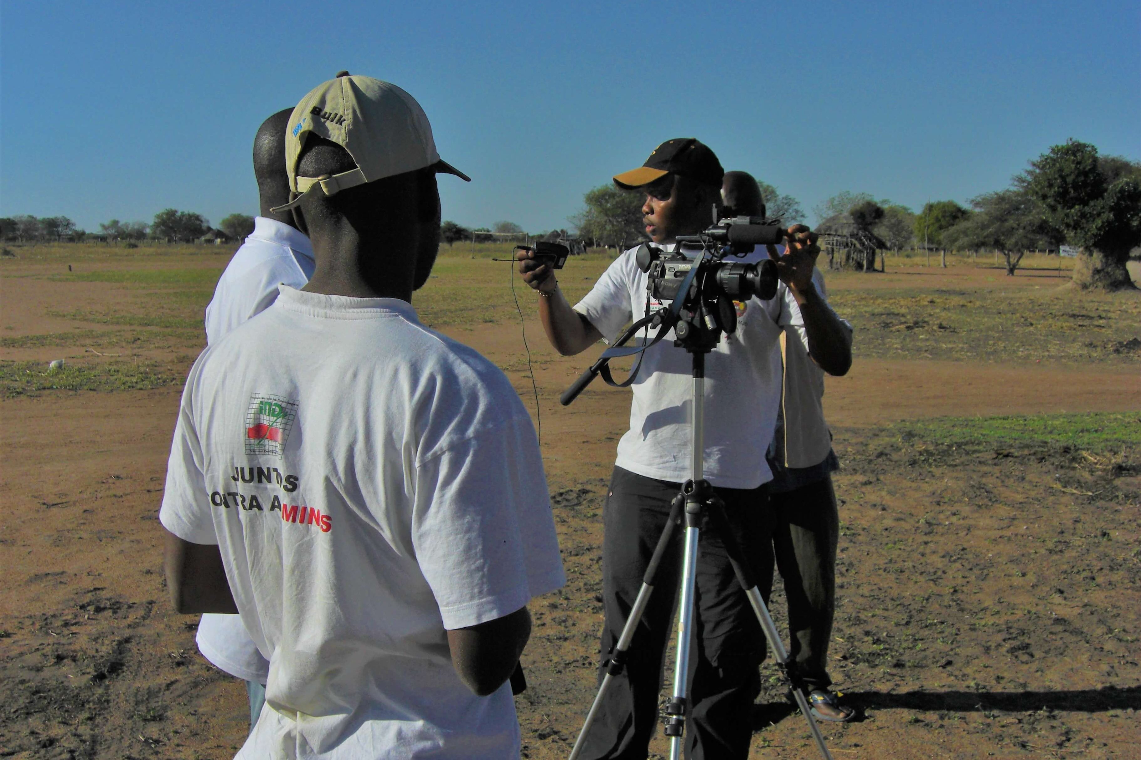 Mozambique: The film team at work
